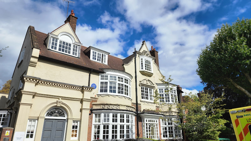 Compton Lodge – Find Reviews & Services
